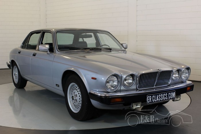 Jaguar Xj6