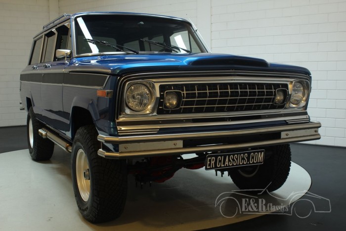 Erclassicsで売り出し中のjeep Wagoneer 1976