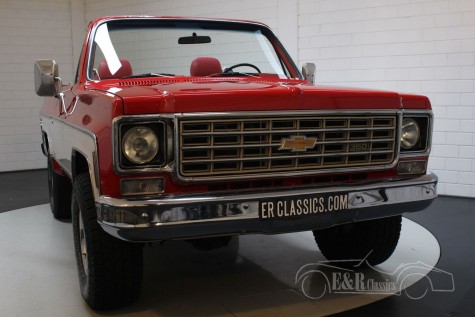 Buying A Classic Car Er Classics Has 250 Classic Cars For