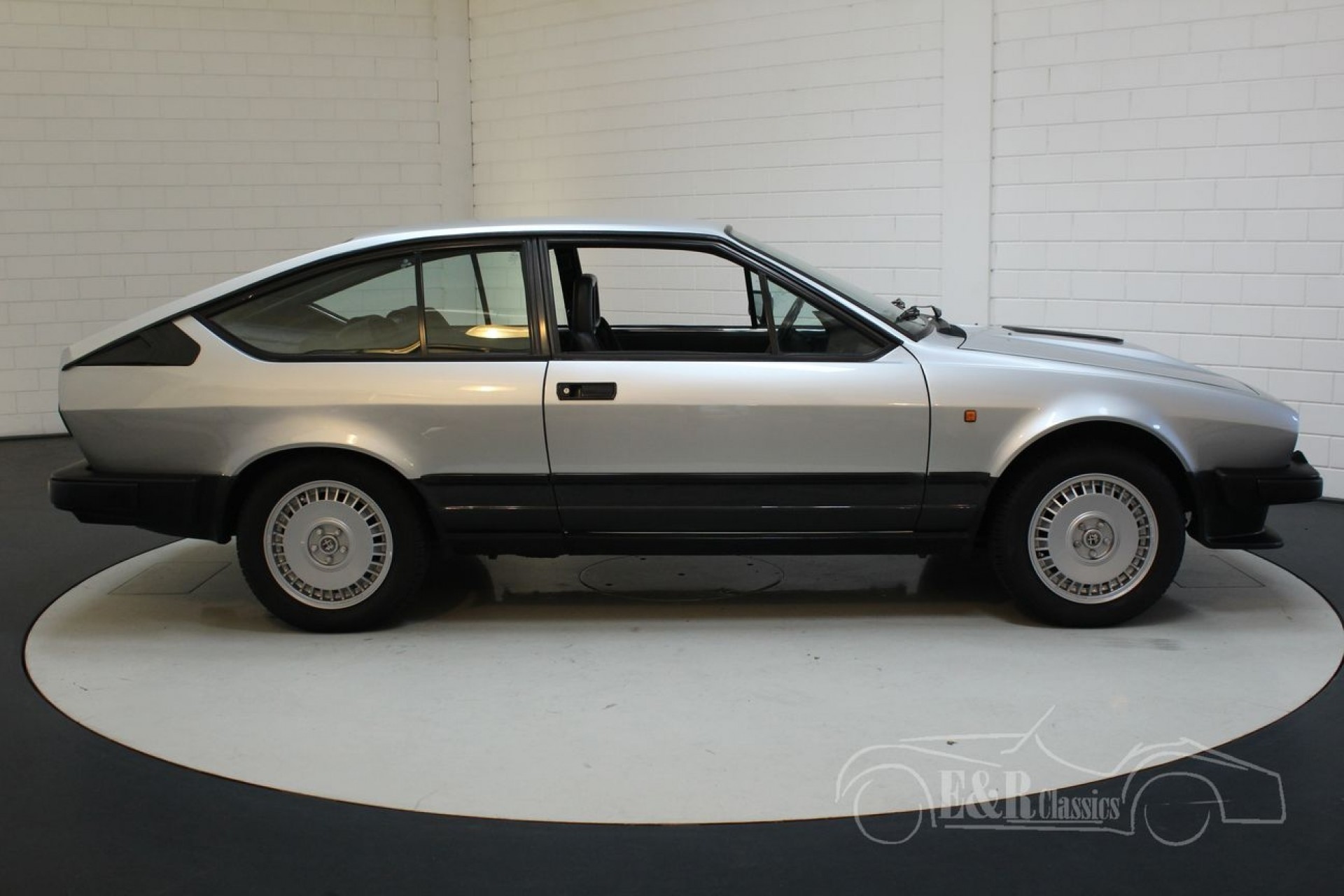 alfa-romeo-gtv-1984-a5041-052.jpg