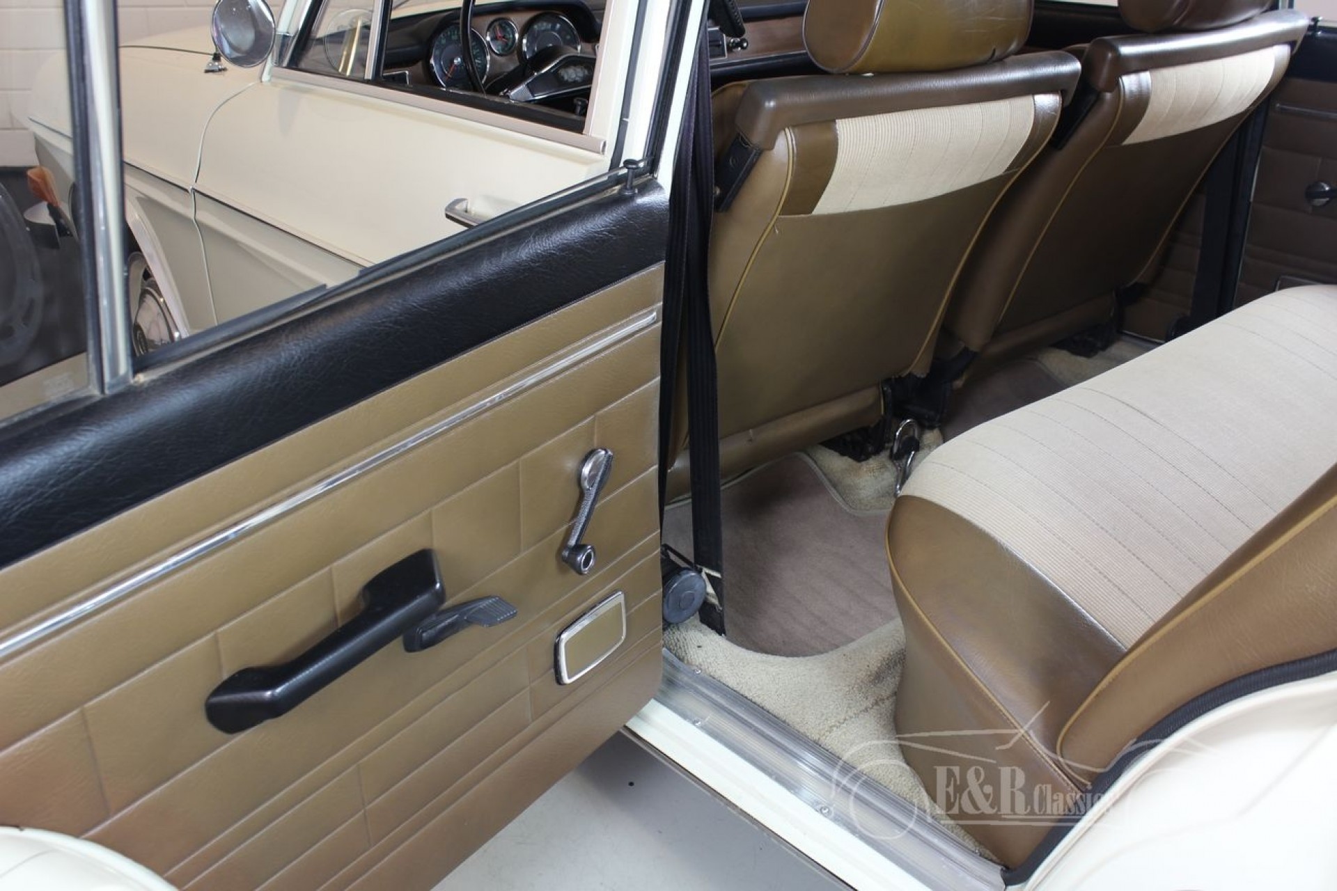 أودي 60l 4 سيدان 1972 للبيع في Erclassics