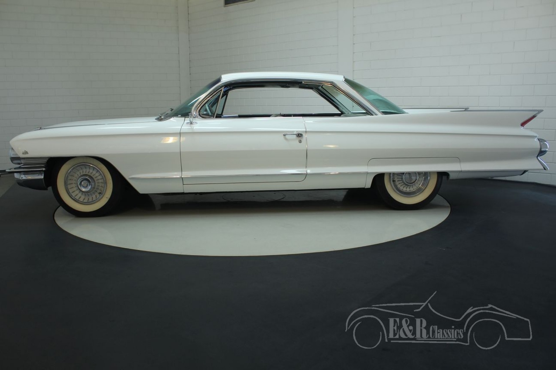 Cadillac Coupe DeVille 1961 for sale at ERclassics
