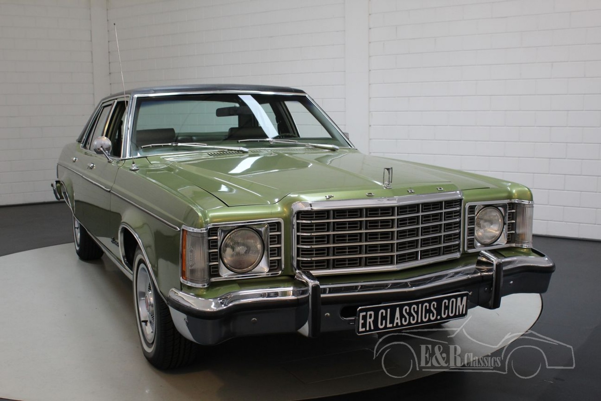 Erclassicsで販売されているford Granada 5 0 V8 1975 Erclassicsで販売されているford Granada 5 0 V8 1975