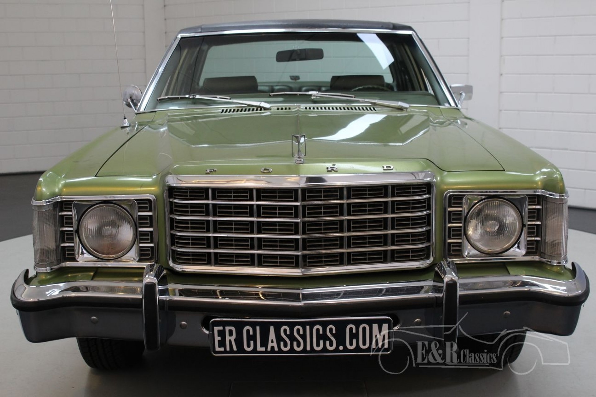 Erclassicsで販売されているford Granada 5 0 V8 1975 Erclassicsで販売されているford Granada 5 0 V8 1975