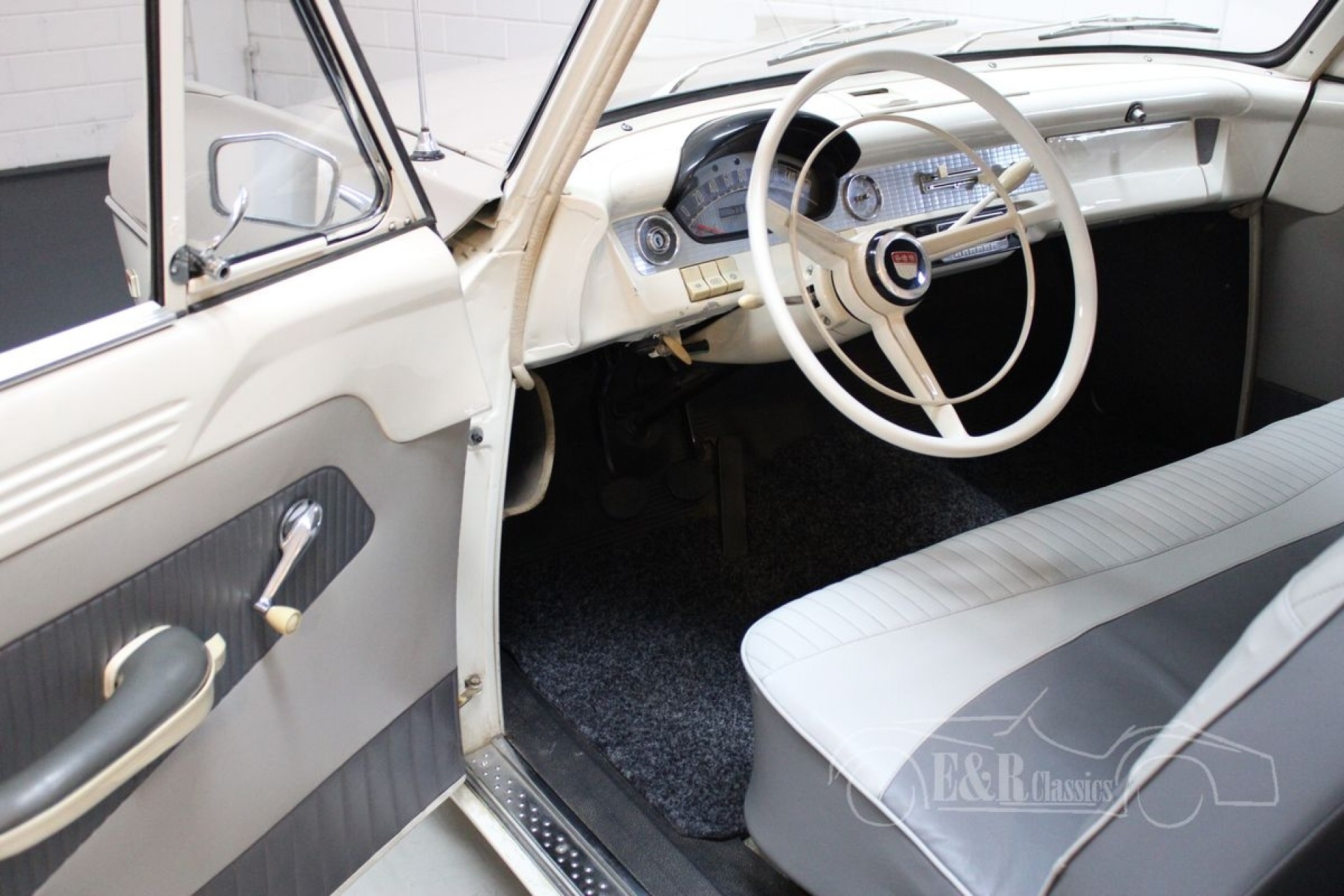 Ford Taunus 17M restored 1960 for sale at ERclassics