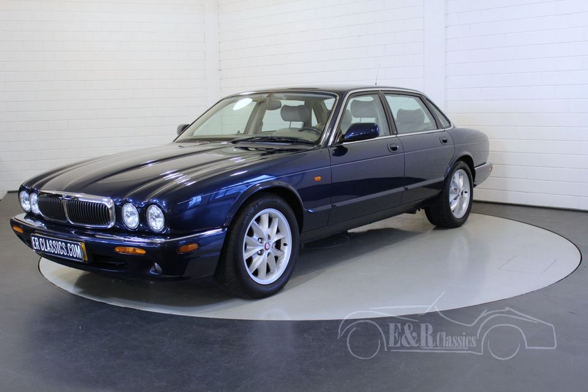 Jaguar XJ8 Executive 1998 for sale at ERclassics