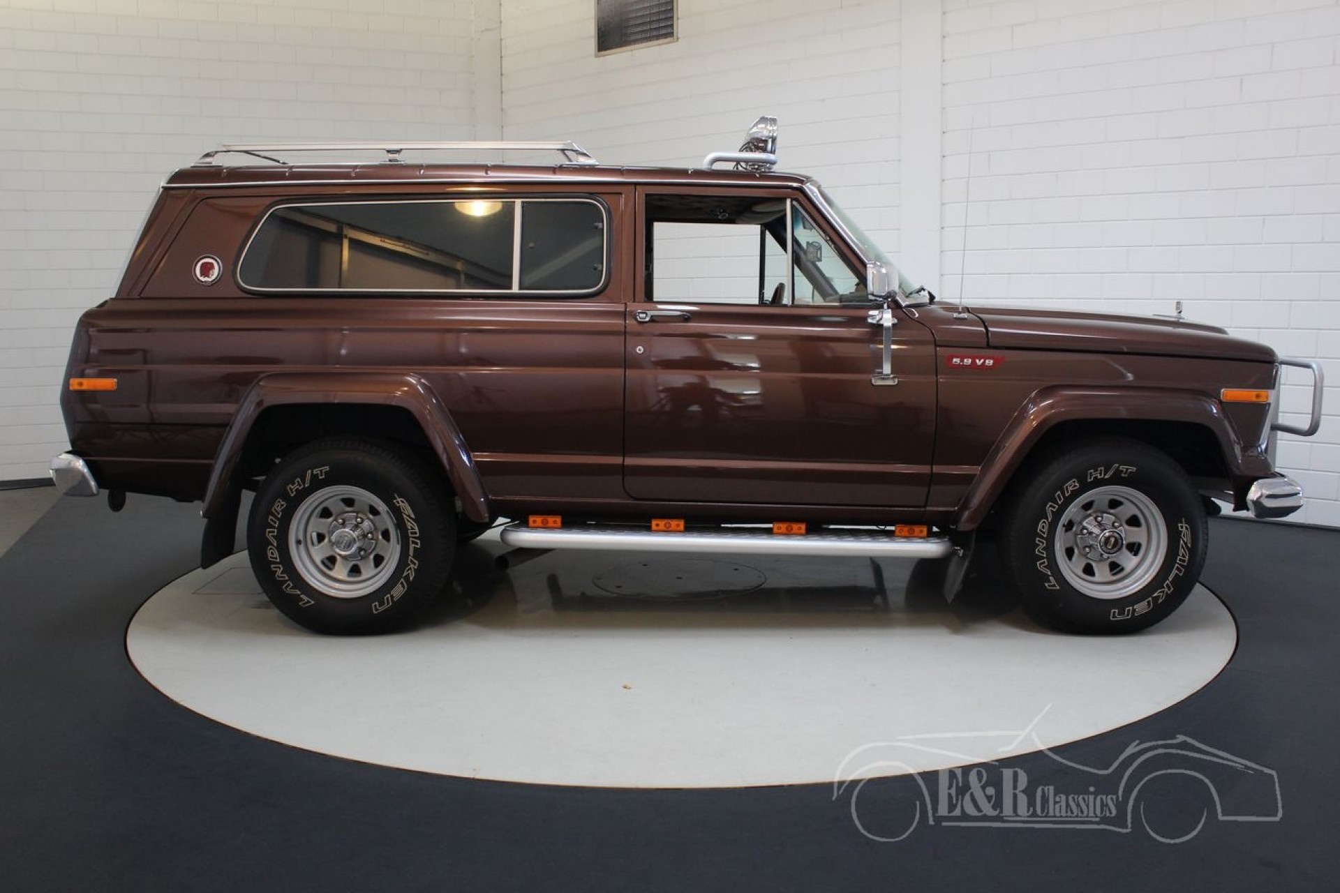 Jeep Cherokee Chief 1980 - brown 1:43 - Thomas Langejürgen