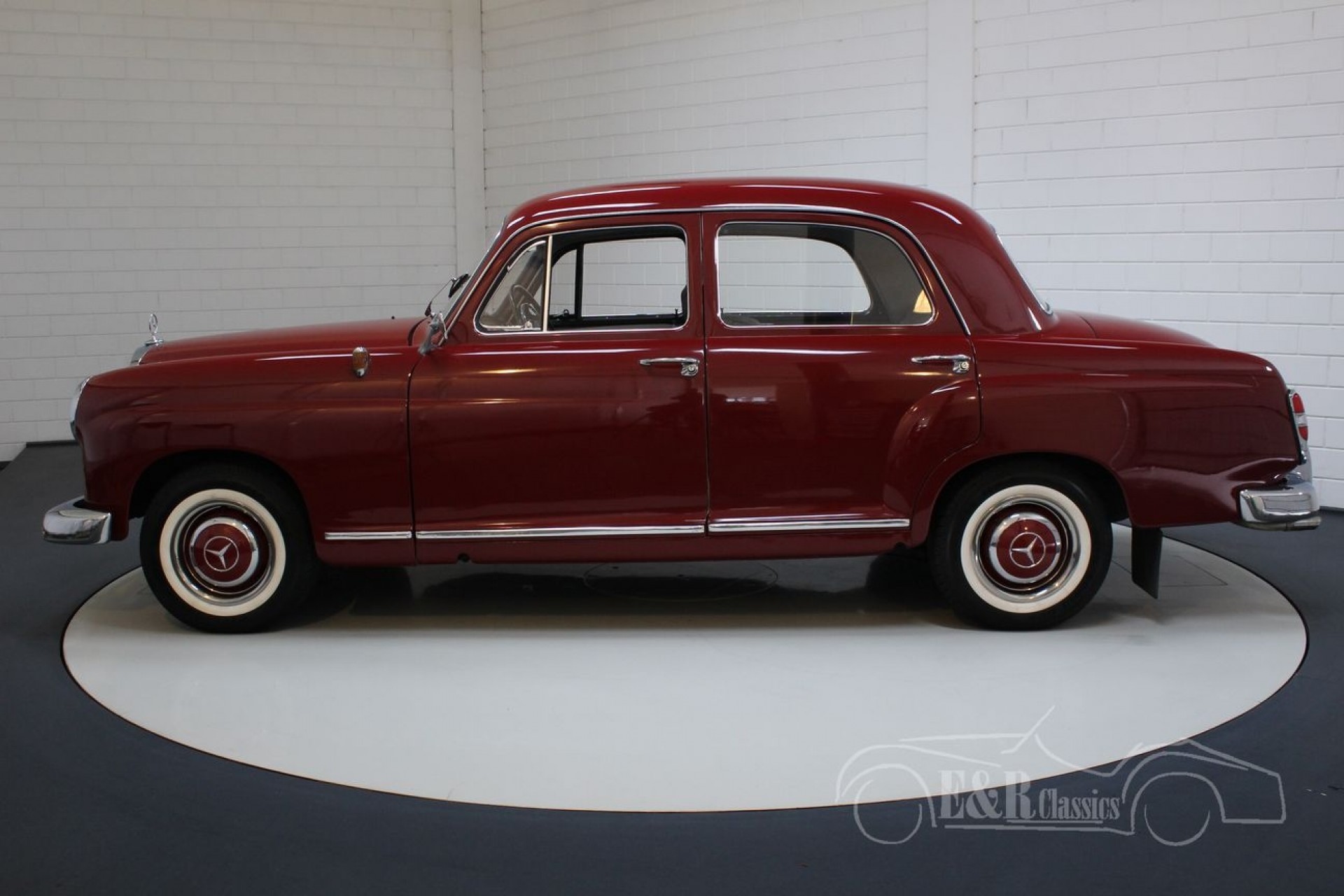 メルセデス ベンツ180ポントン良い状態1961 Erclassicsでの販売 メルセデス ベンツ180ポントン良い状態1961 Erclassicsでの販売