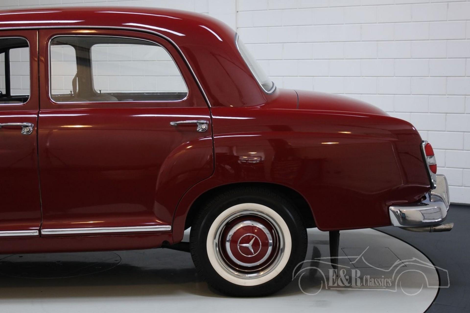 メルセデス ベンツ180ポントン良い状態1961 Erclassicsでの販売 メルセデス ベンツ180ポントン良い状態1961 Erclassicsでの販売