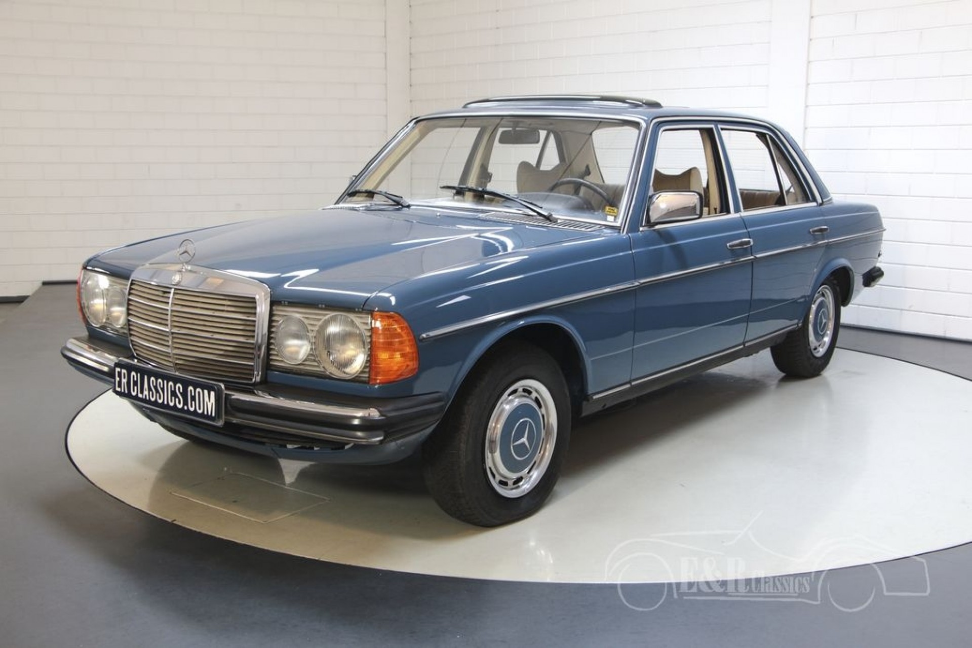 40 Years On Mercedes Benz W123 Insights Carlist My