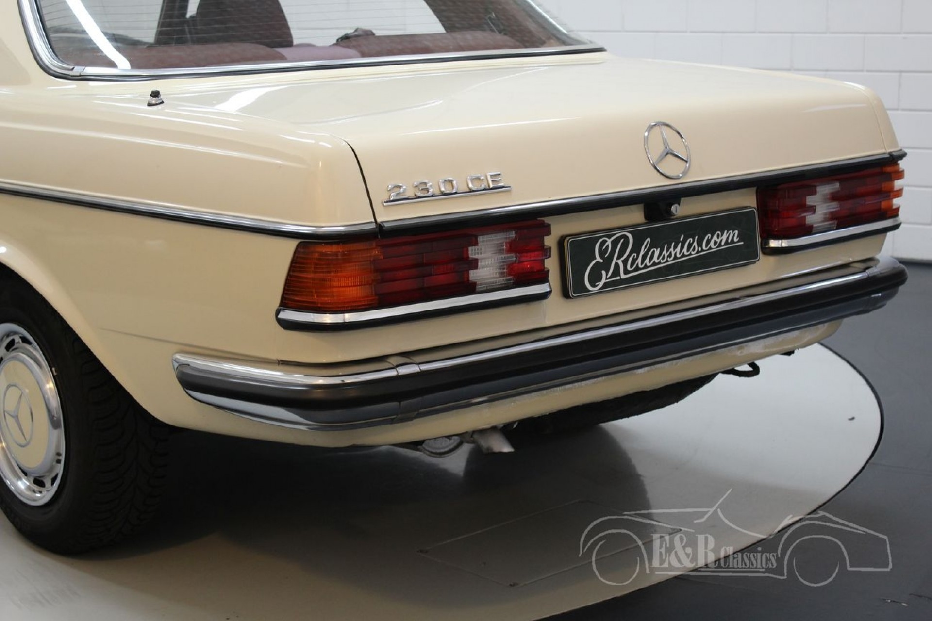 مرسيدس بنز 230 Ce 1984 للبيع في Erclassics