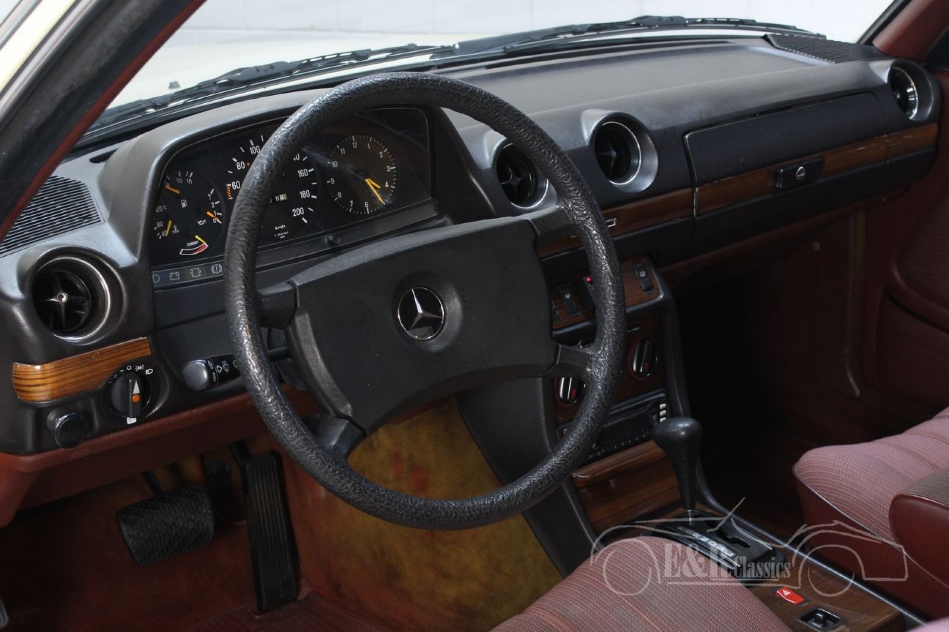 مرسيدس بنز 230 Ce 1984 للبيع في Erclassics