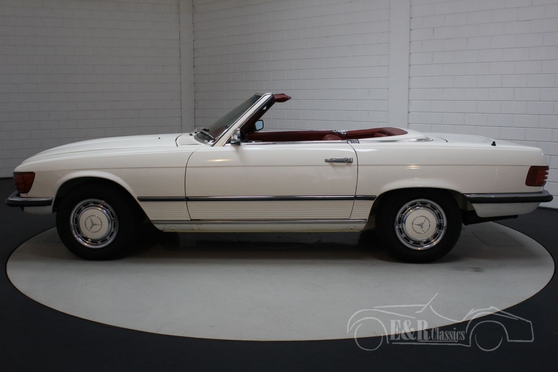 Mercedes-Benz 350SL 3.5 V8 1972 for sale at ERclassics