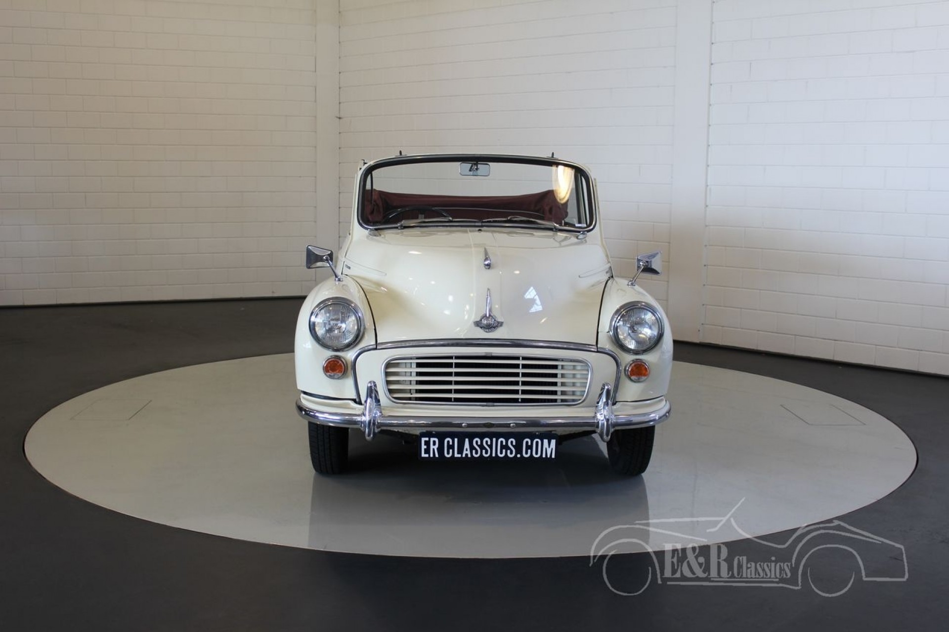 Miniature Morris Minor 1000 – Noire – 1/43 – Replicars REPL-607/2