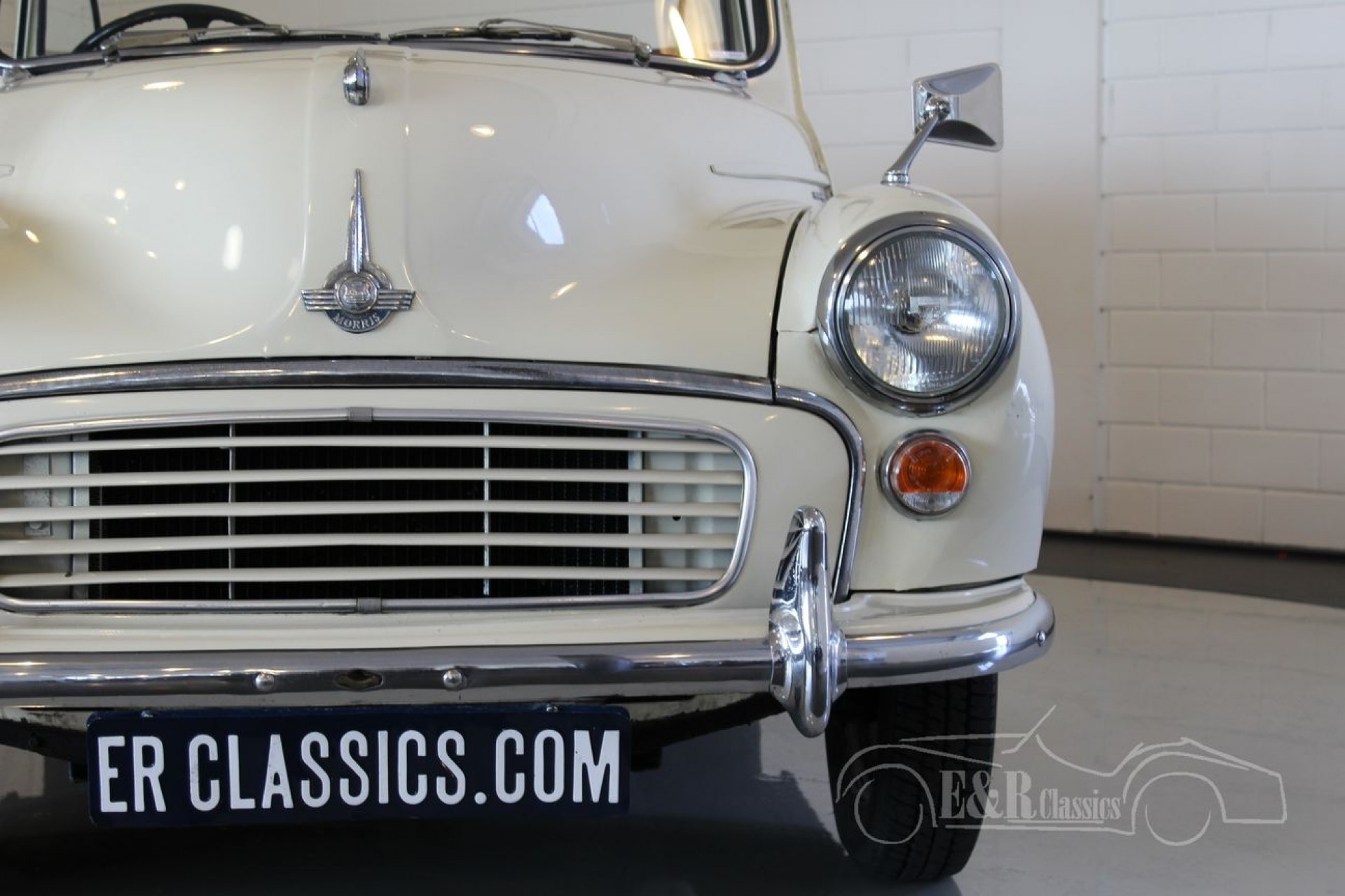 Miniature Morris Minor 1000 – Noire – 1/43 – Replicars REPL-607/2