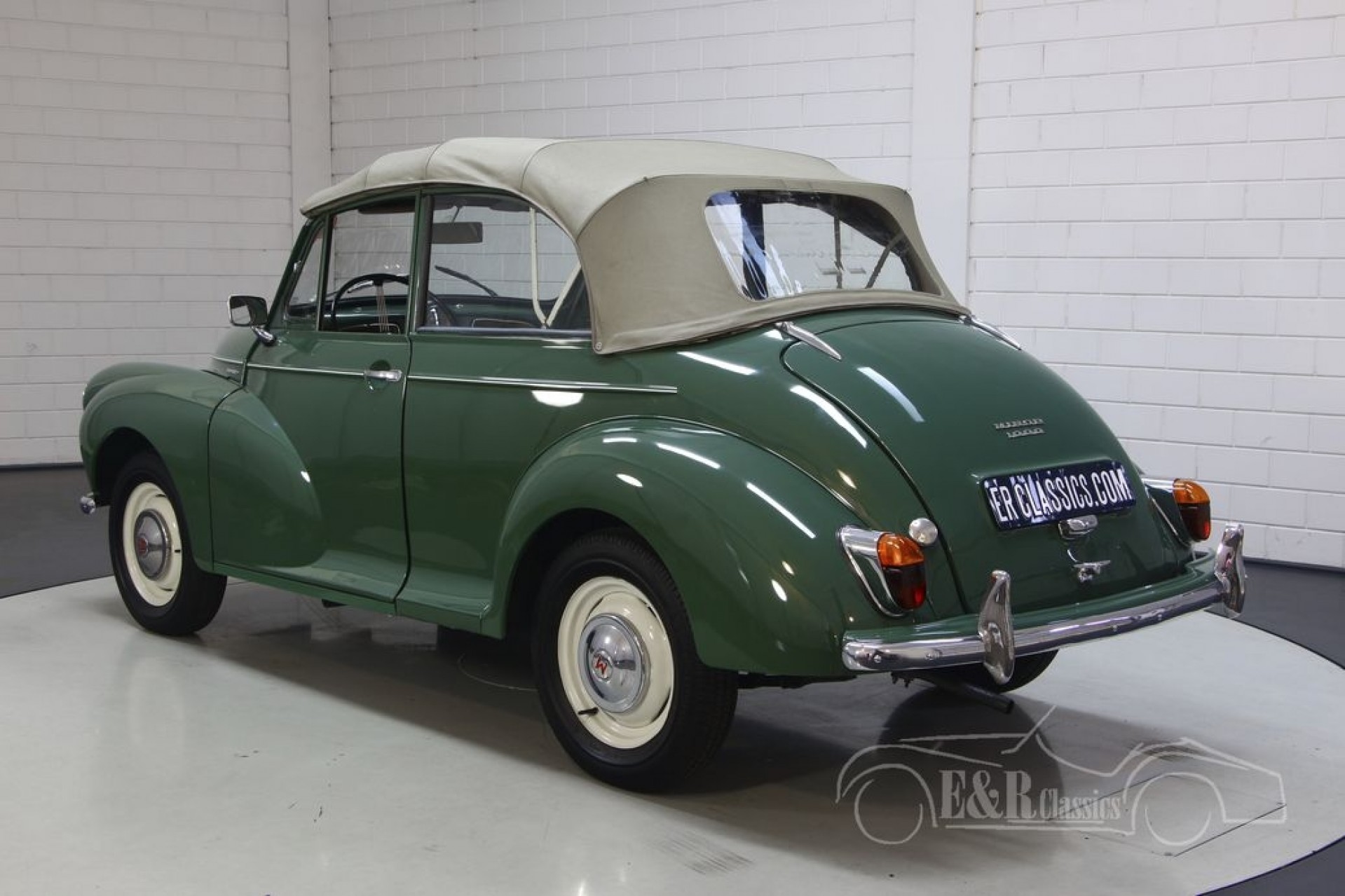 Classic Morris Minor//1000 Berline l//h en fibre de verre Aile Arrière