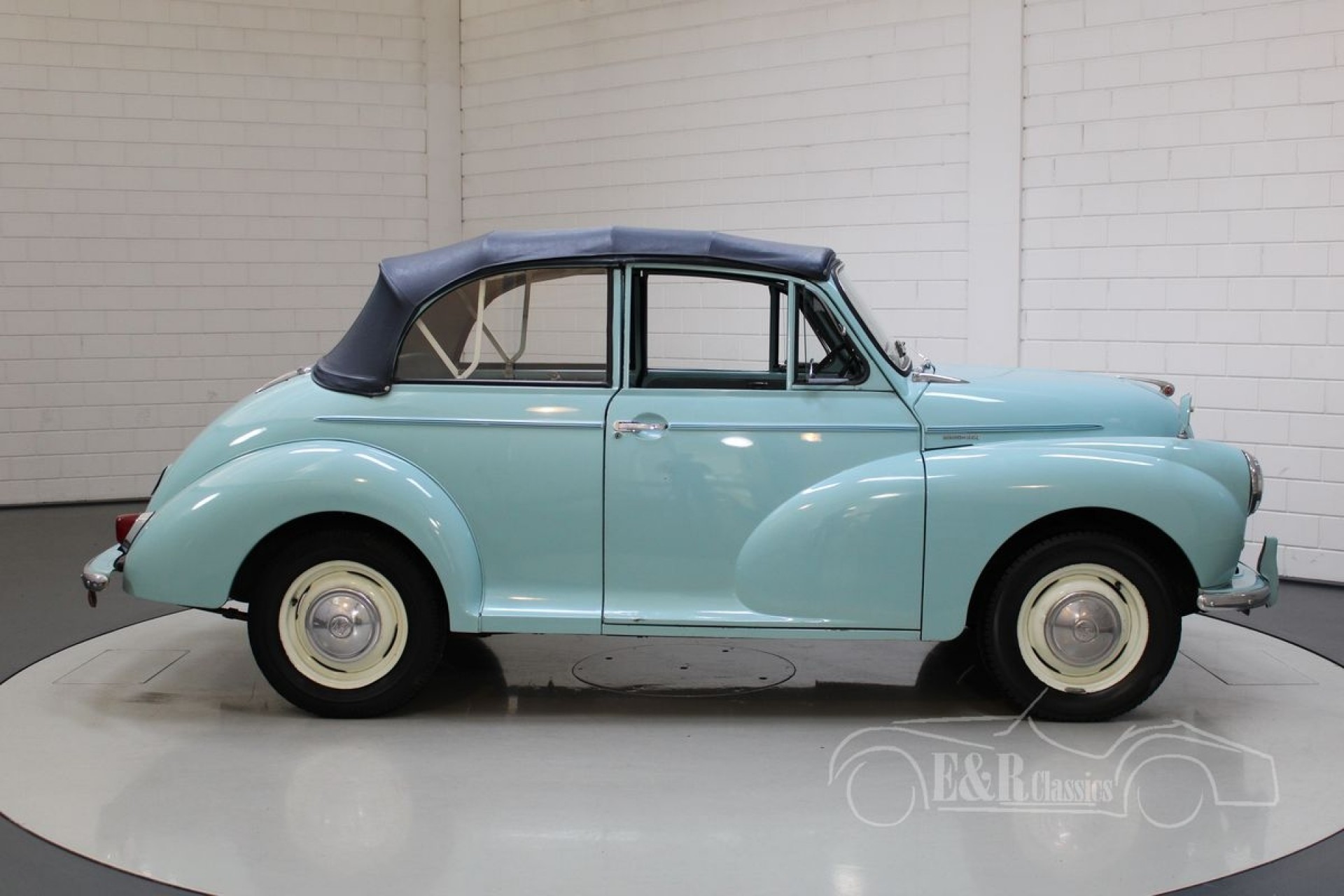 Classic Morris Minor//1000 Berline l//h en fibre de verre Aile Arrière