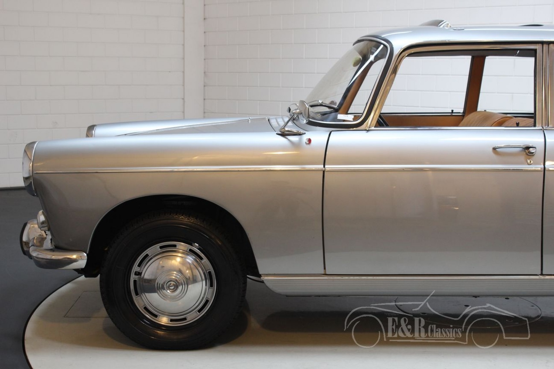 Peugeot 404 Saloon