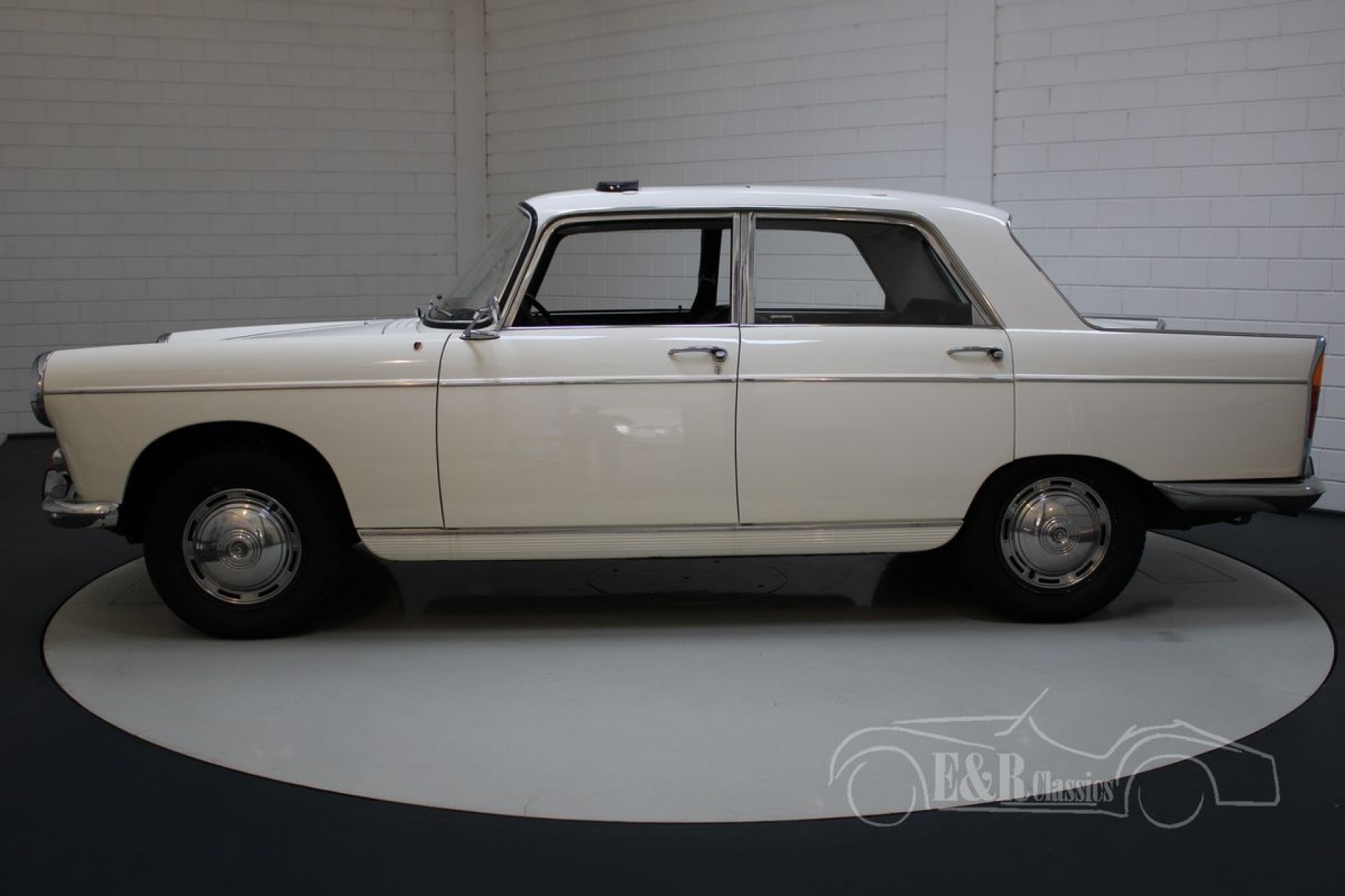 بيجو 404 فتحة سقف علبة تروس أوتوماتيكية 1967 للبيع في Erclassics