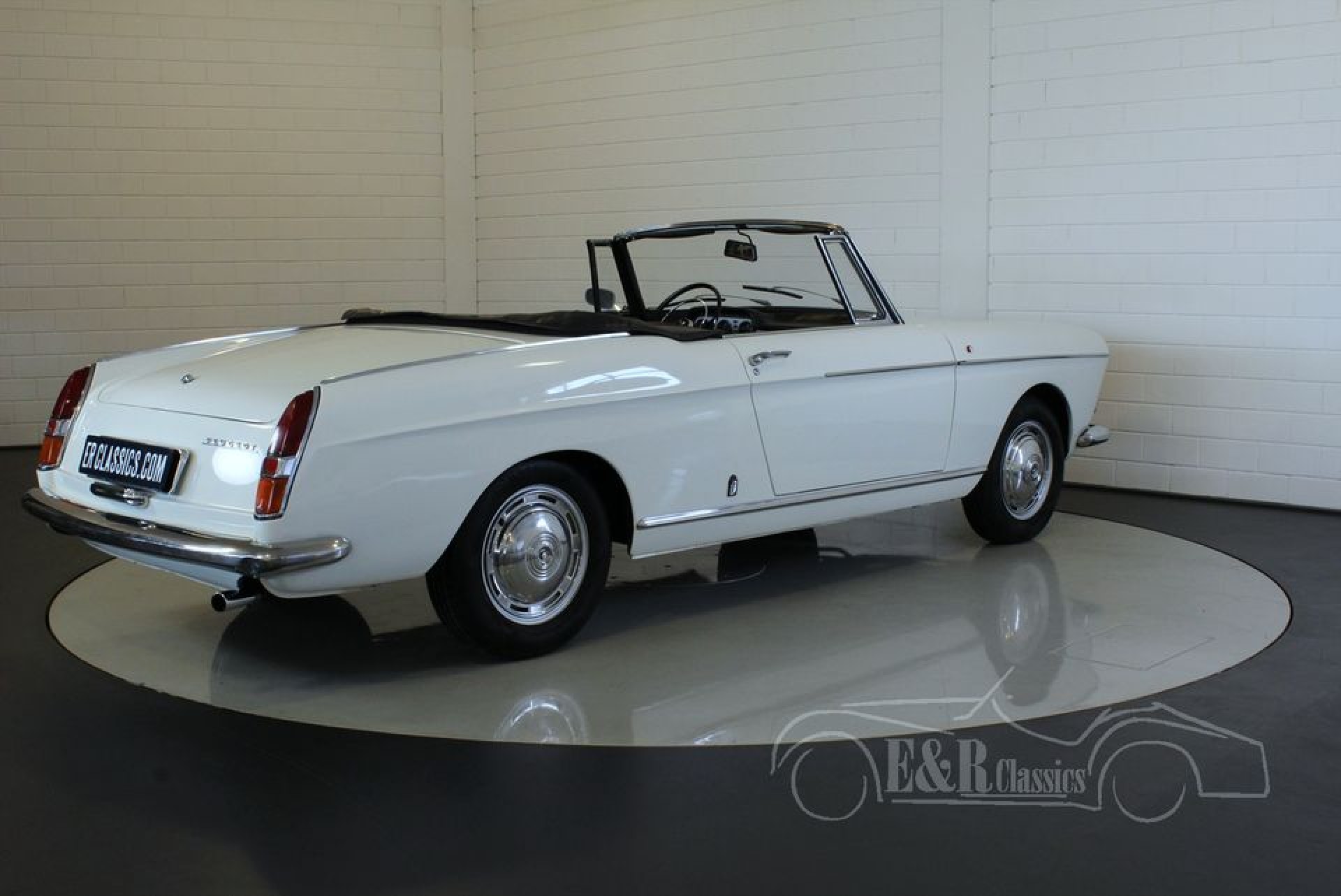 Peugeot 404 Cabriolet 1967 for sale at ERclassics