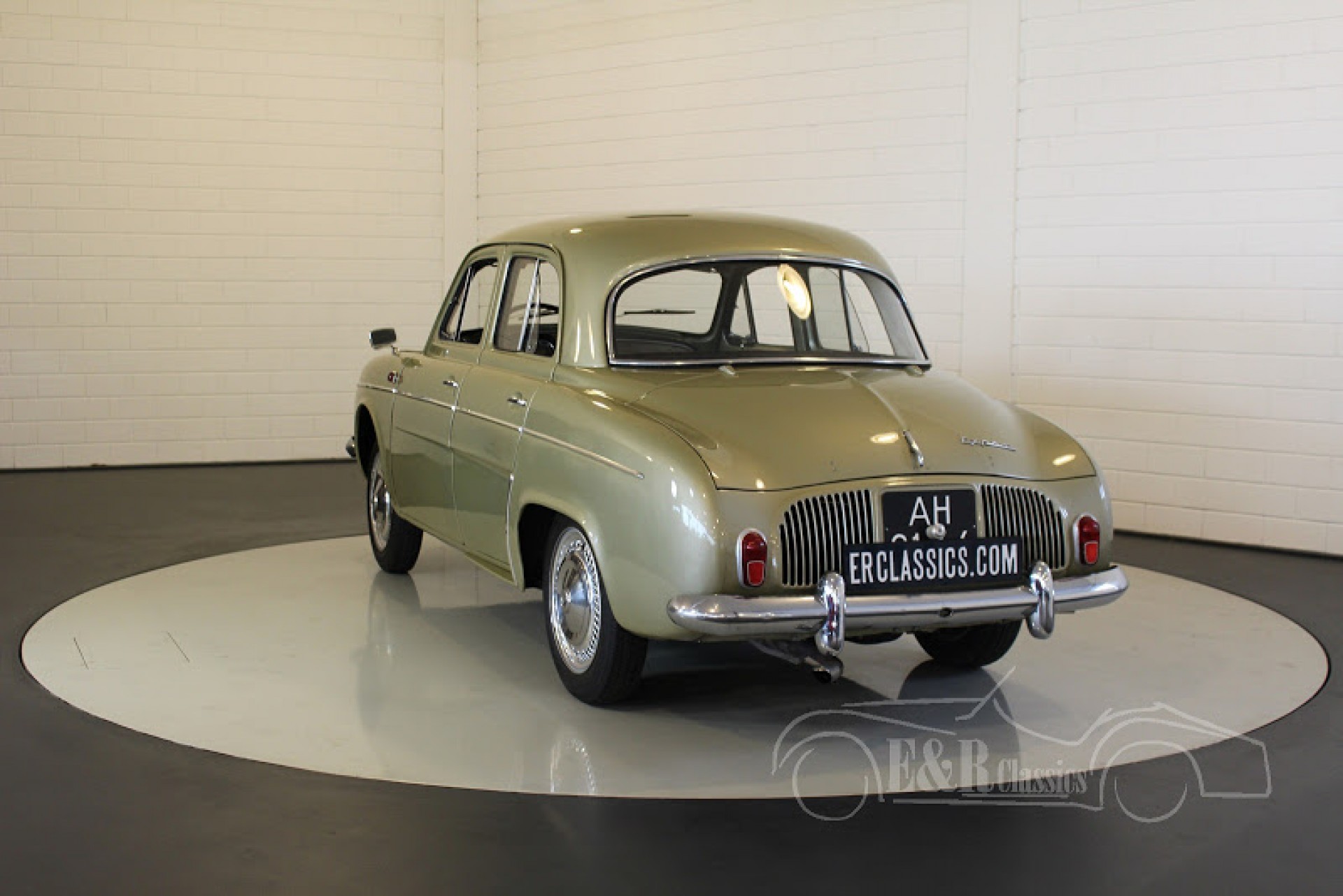 Renault Classic Cars | Renault oldtimers for sale at E & R Classic Cars!