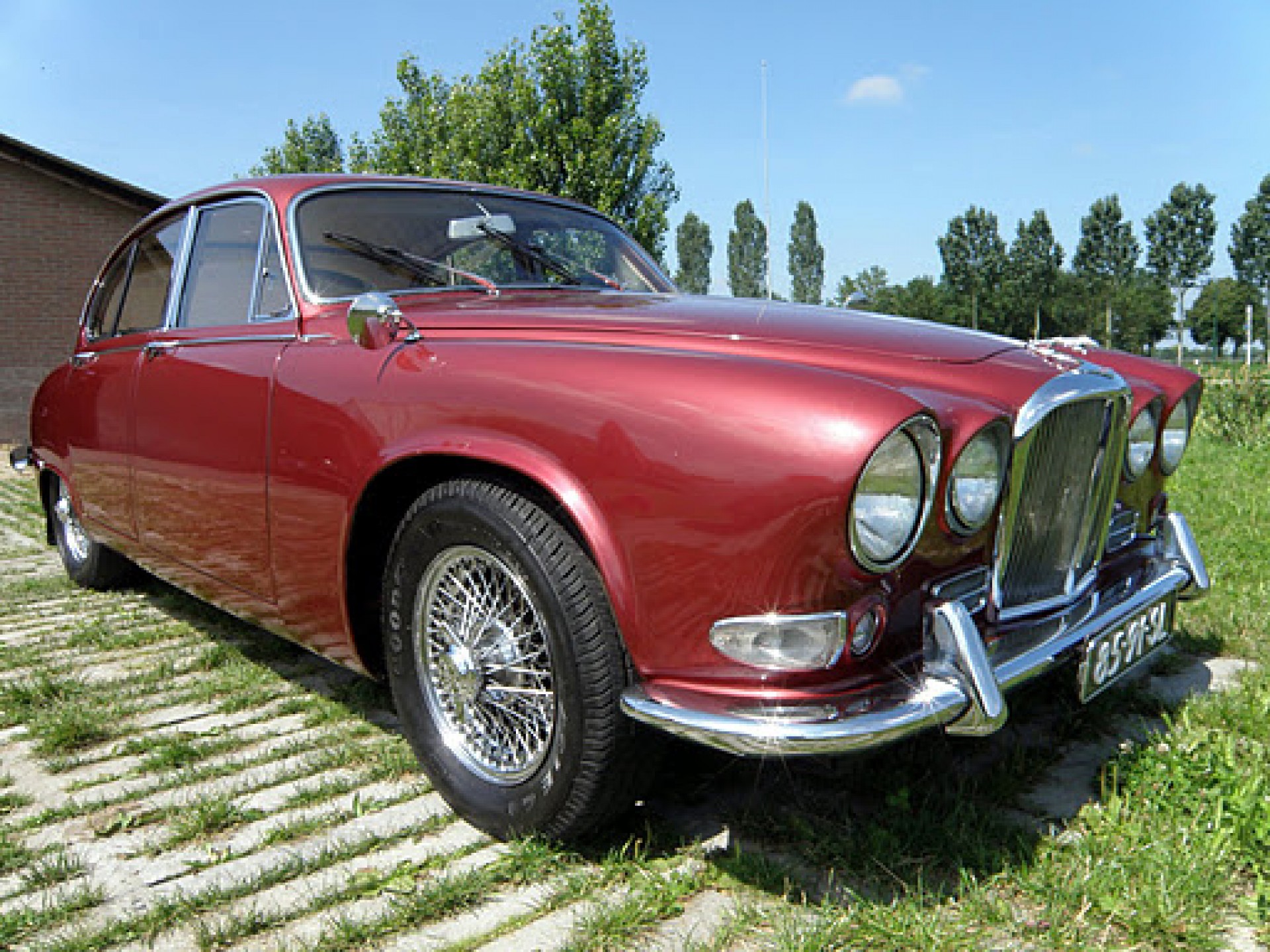 Jaguar Classic Cars Jaguar oldtimers for sale at E & R Classic Cars! Jaguar Classic Cars Jaguar oldtimers for sale at E & R Classic Cars!