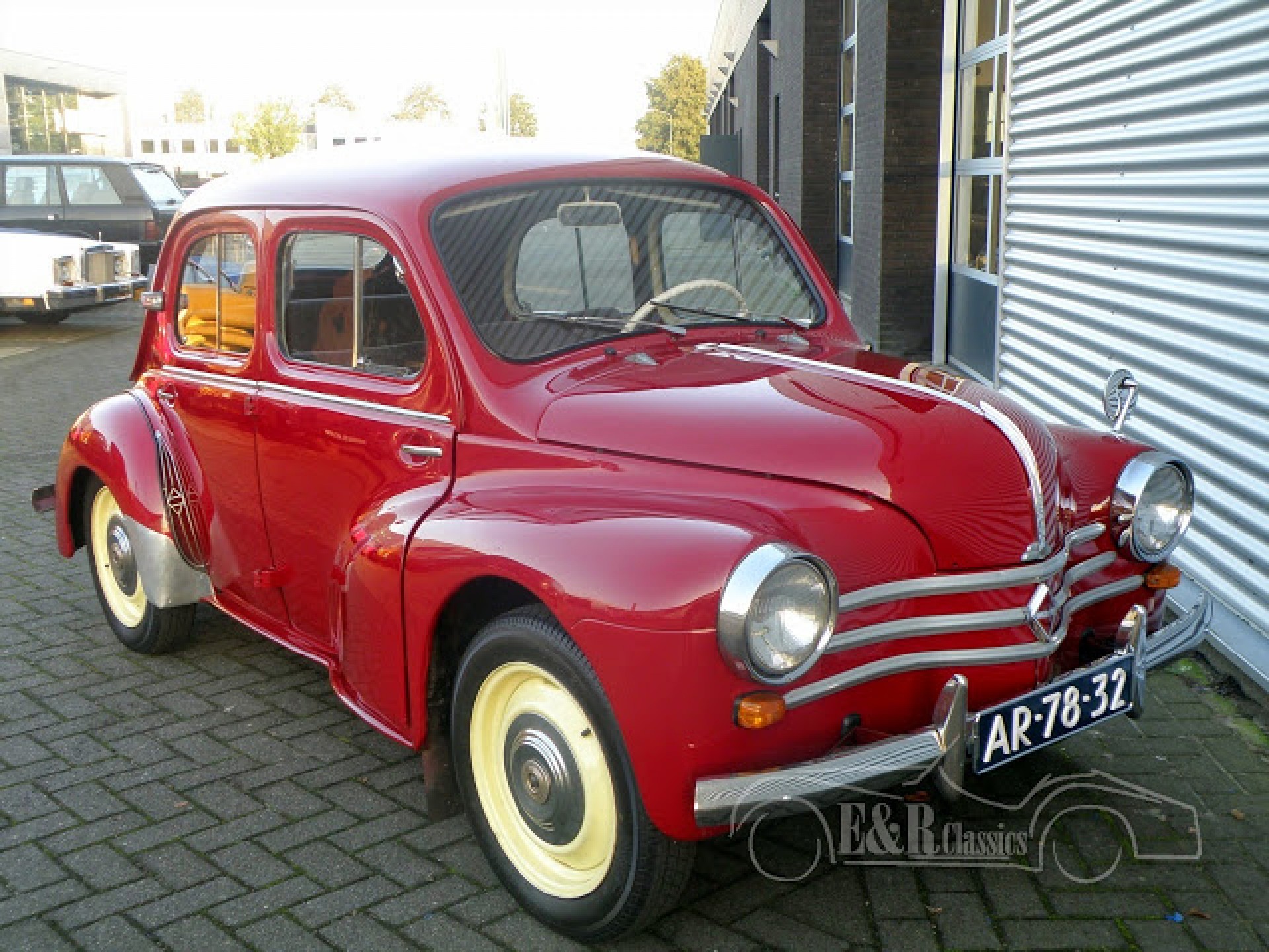 Renault Classic Cars Renault oldtimers for sale at E & R Classic Cars!