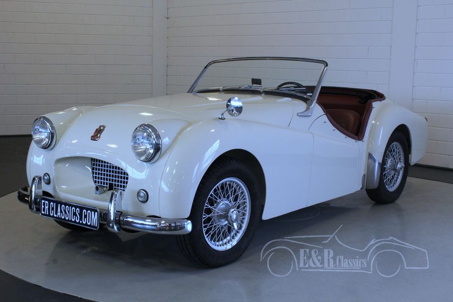 Triumph TR2 roadster Long Door 1954