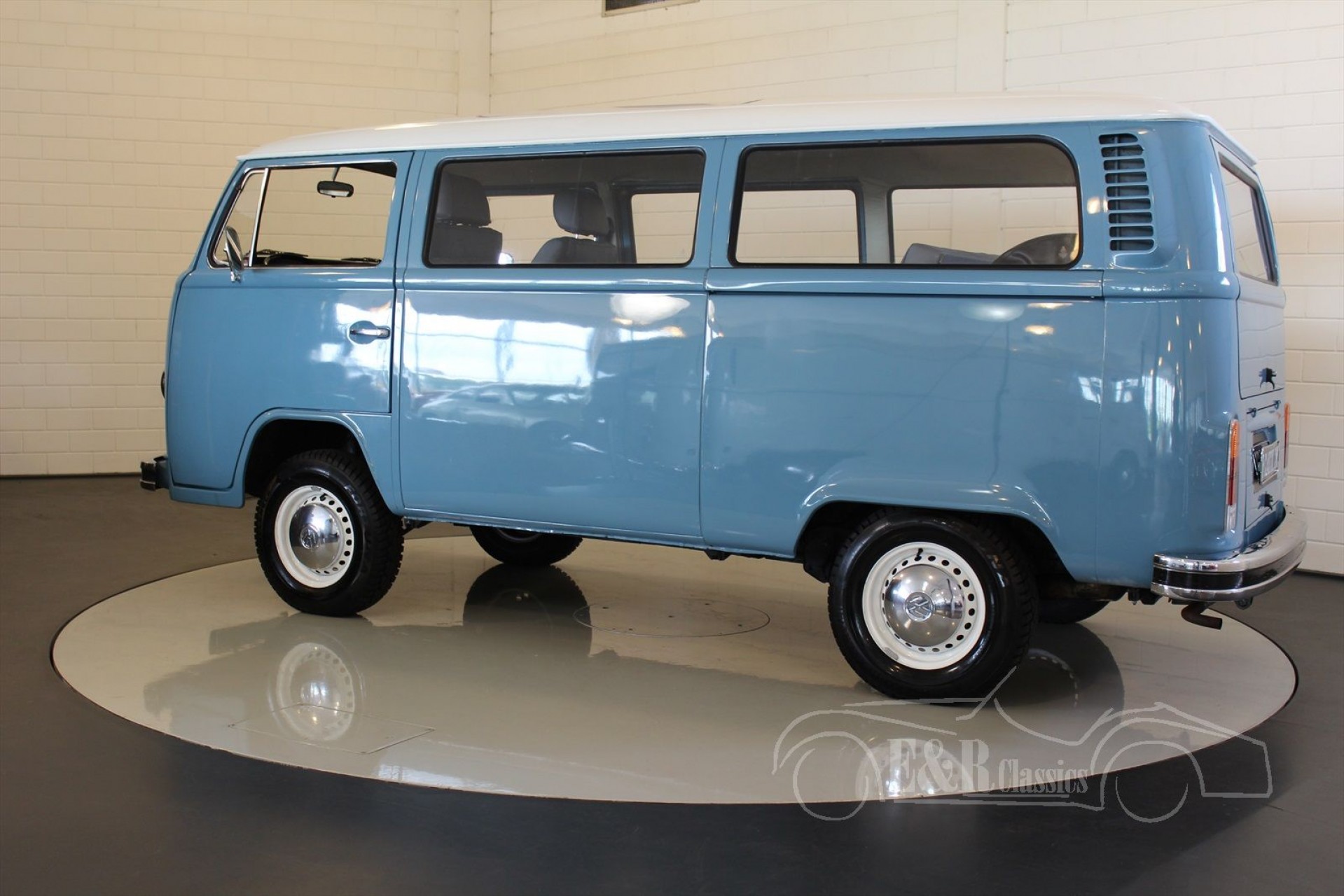Volkswagen T2 Combi 1976 for sale at ERclassics