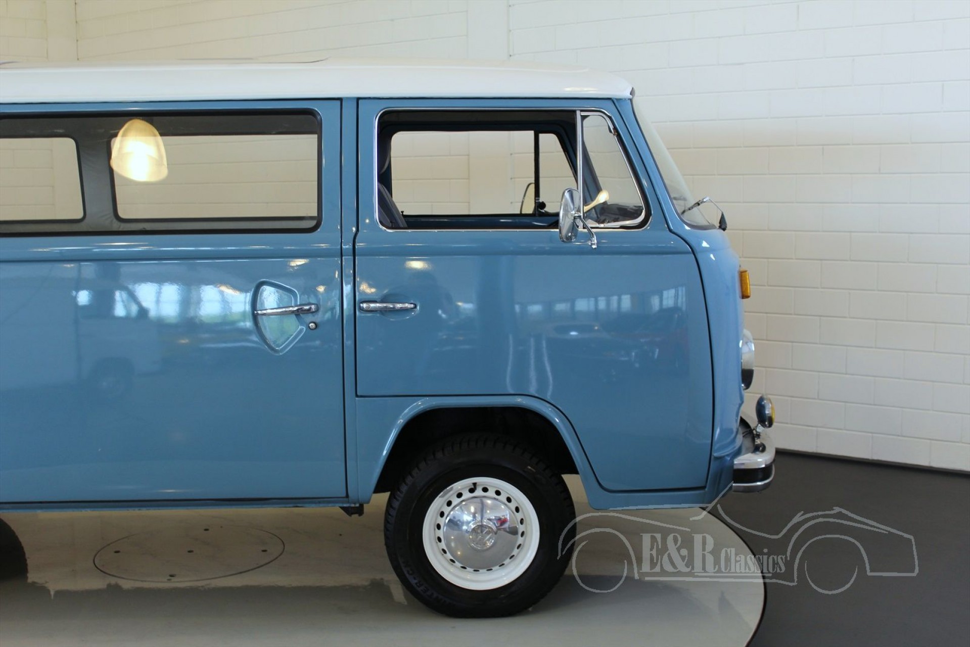 File:Volkswagen Combi T2 - 2013 - Mondial de l'Automobile de Paris 2018 - 001.jp