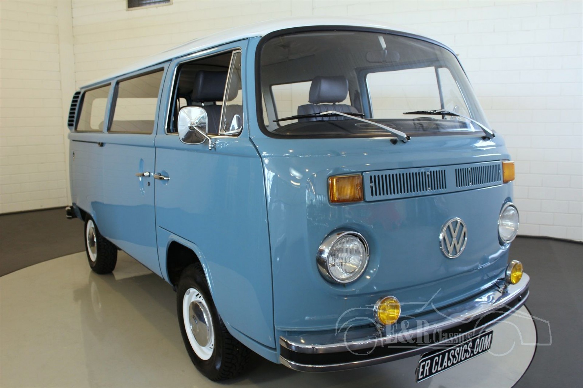 Volkswagen T2 Combi 1976 for sale at ERclassics
